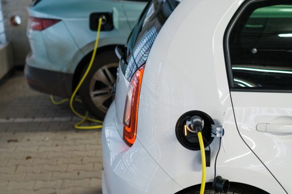 Auto's aan het laden